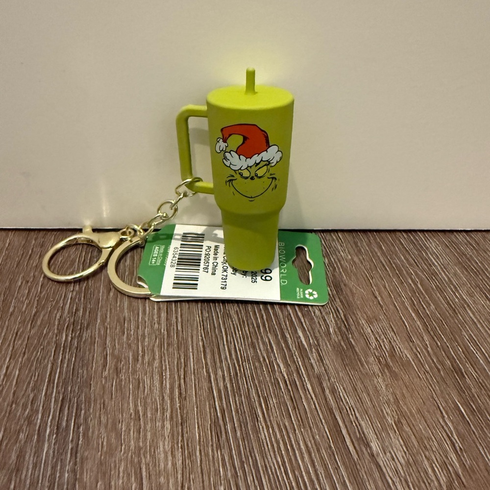 Cute Grinch Tumbler Keychain- NWT